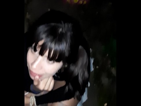 ❤️ Dans la rue, le pénis gonflé en échange de bonbons ❌ Fucking at us ❌❤